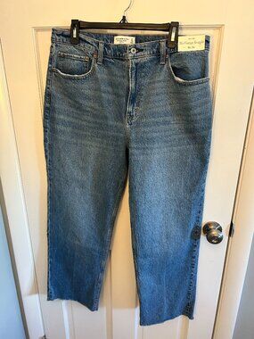 NWT A&F High Rise Vintage Straight Jean